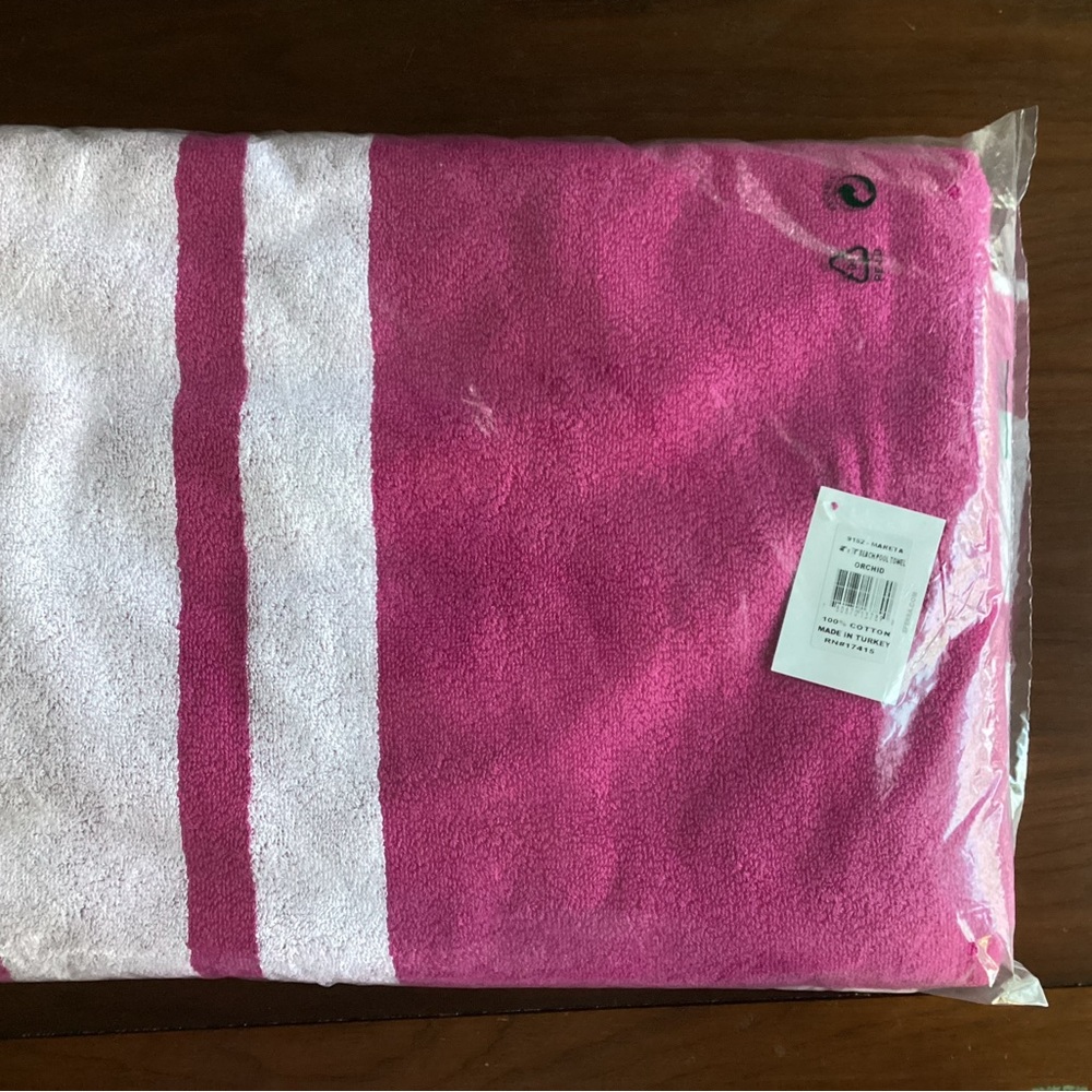 Sferra Large Mareta Orchid Pool Beach Towel NWT, Cotton, no. 9152